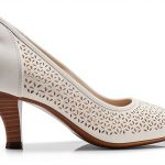 Clarks Womens Fashion Sneakers Off-white Beige Leather Wide-0