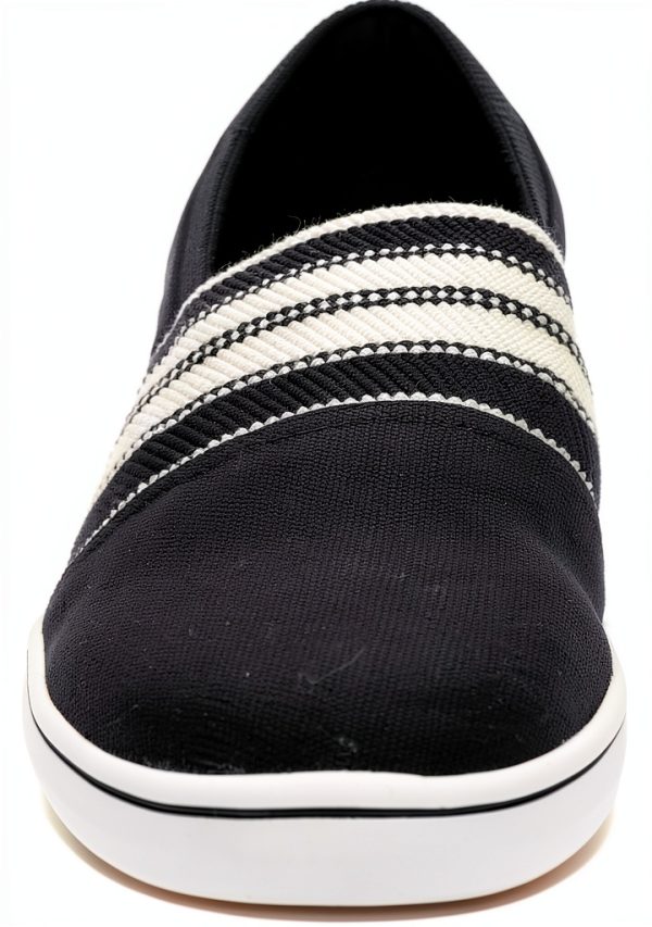Clarks Womens Slip On Sneakers Cushioned Footbed Sand Black-4